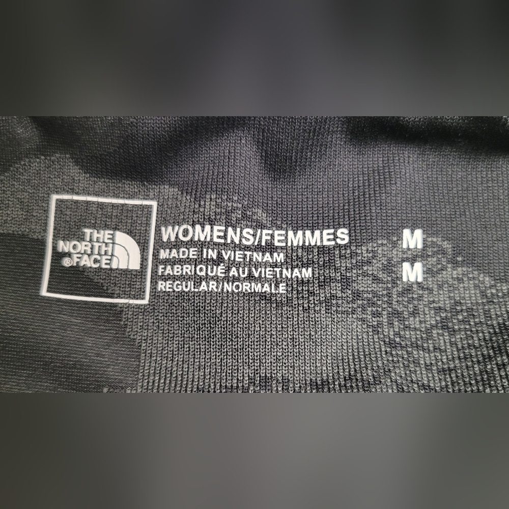 The North Face Black Camo Leggings | Size M – Activewear Comfort & Sleek Style - Picture 3 of 3